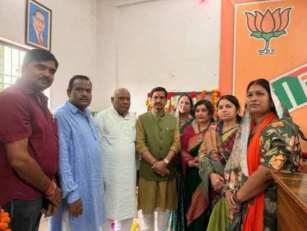 सावन मिलन समारोह : हमारी संस्कृति और परंपराओं को सशक्त बनाते हैं ऐसे आयोजन - केंद्रीय राज्यमंत्री तोखन साहू