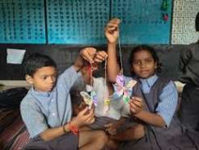 बैगलेस डे पर विद्यालयों में स्वच्छता, रचनात्मकता और खेल गतिविधियों से बच्चों ने सीखा व्यावहारिक जीवन कौशल