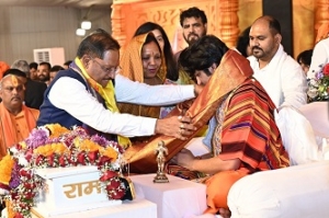 मुख्यमंत्री विष्णुदेव साय दिव्य श्री हनुमंत कथा समारोह में हुए शामिल