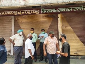 सात किराना दुकानदारों को लगाया 1900 रु0 जुर्माना