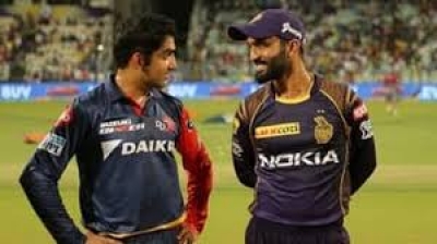 दिनेश कार्तिक ने बीच IPL छोड़ी टीम की कप्तानी, गौतम गंभीर ने किया ये ट्वीट