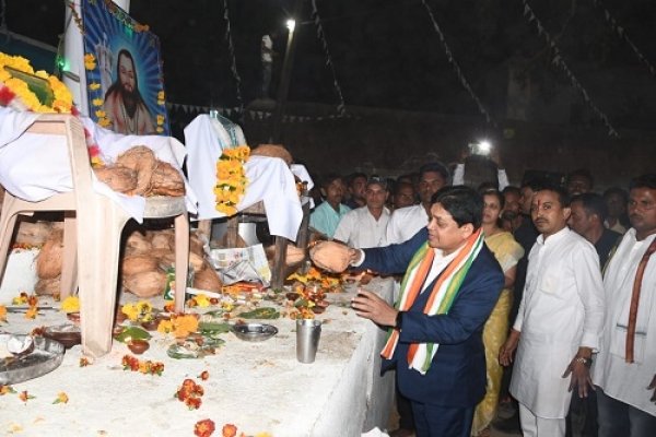 बाबा गुरू घासीदास के बताये सदमार्ग पर चलकर हमें आगे बढ़ने की जरूरत - डॉ शिव कुमार डहरिया