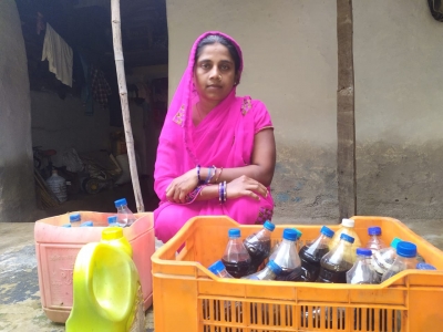 जैविक खेती को बढ़ावा देने जैविक दवाईयों का निर्माण कर रही है महिला समूह , अतिरिक्त आय का साधन भी बना