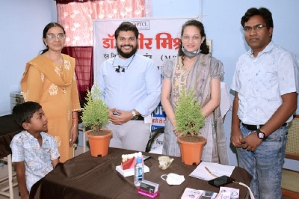 पॉवर कंपनी में डॉ. अबीर मिश्र द्वारा निःशुल्क दंत परीक्षण एवं उपचार