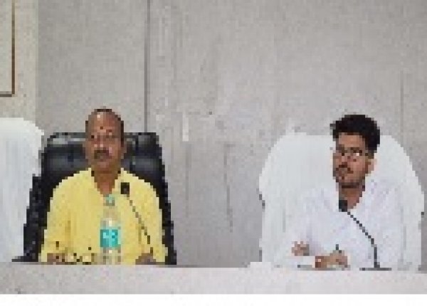 अल्पसंख्यकों की बैठक सम्पन्न योजनाओं का अधिक से अधिक लाभ मिले