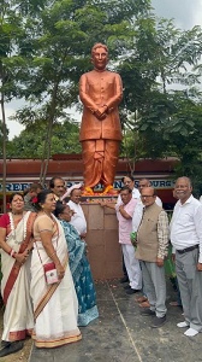 स्वतंत्रता संग्राम सेनानी पं. लखनलाल मिश्र की प्रतिमा पर उत्तराधिकारी संगठन ने  अर्पित की श्रद्धांजलि: