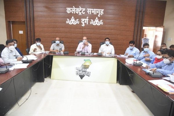 नोटिस के बाद भी नहीं पटाया शुल्क तो अविलंब करें कुर्की की कार्रवाई -कलेक्टर भुरे