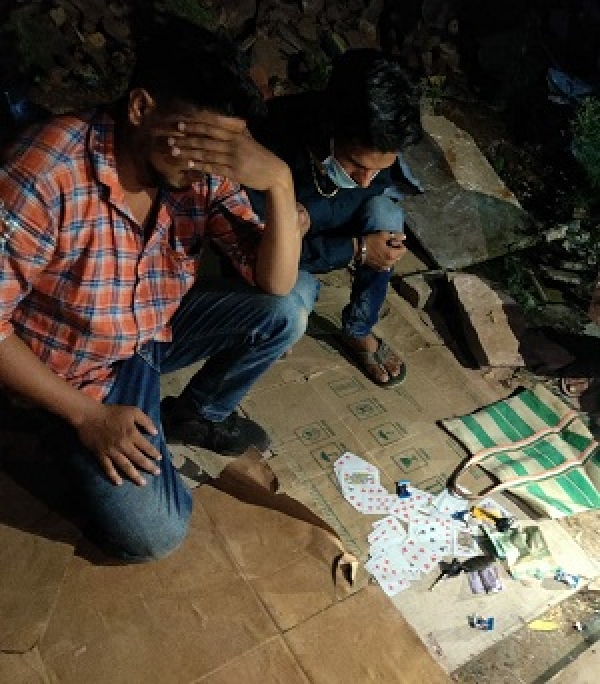 शहर में अवैध रूप से जुआ खेल रहे जुआरियों के खिलाफ कोतवाली पुलिस द्वारा की गई कार्यवाही