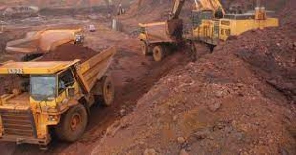अवैध उत्खनन पर मुख्यमंत्री के सख्त तेवर