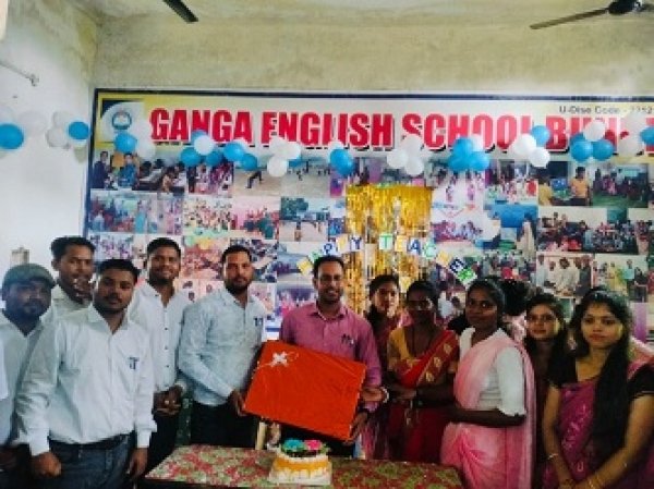 पिथौरा ब्लाक के गौरव ग्राम बुंदेली में शिक्षक दिवस बड़ी धूमधाम से मनाया गया
