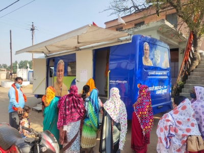 मुख्यमंत्री स्लम स्वास्थ्य शिविर का दुर्ग वाले ले रहे हैं लाभ