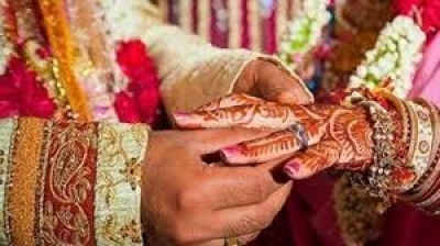 एक-दूसरे को अंगूठी पहनाने से पहले और बाद में दूल्हा-दुल्हन को धोने पड़ेंगे हाथ, जानें क्या होंगे अब शादी के नए नियम