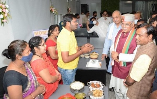 मुख्यमंत्री ने किया थिंक बी के नए कार्यालय का शुभारंभ