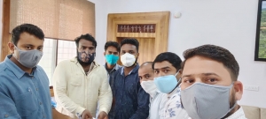 अजित जोगी युवा मोर्चा शहर अध्यक्ष सूर्यपाल शर्मा ने स्वामी आत्मानंद गवर्नमेंट इंग्लिश मीडियम स्कुल में सीट बढ़ाने की मांग को लेकर पहुंचे बस्तर कलेक्टर बंसल के पास मिला आश्वाशन