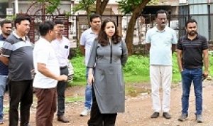 भिलाई निगम आयुक्त सुरुचि सिंह ने निर्माण कार्यों व सफाई व्यवस्था का किया निरीक्षण, समयसीमा में कार्य पूरे करने के निर्देश