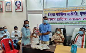 प्रभारी मंत्री,सांसद व विधायक के मौजूदगी में दंतेवाड़ा कांग्रेस भवन में हुई कार्यकर्ताओं की बैठक...