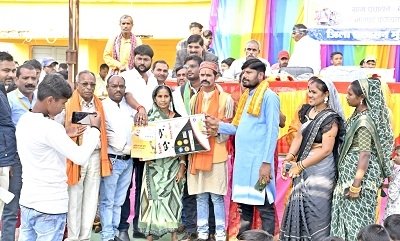 कोदवाबानी, प्रतापपुर, बघनीभांवर एवं चेचानडीह पहुंची संकल्प यात्रा  योजनाओं का लाभ लेने लोगों में दिखा उत्साह