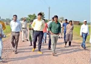 जिले के सभी सड़कों का होगा दुरूस्तीकरण - कलेक्टर जिले में 52 सड़कों के नवीनीकरण व दुरूस्तीकरण के लिए 35 करोड़ रुपए से अधिक की राशि स्वीकृत