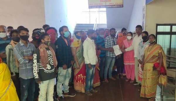 अंग्रेजी शराब दुकान को कंगोली लोकमान्य तिलक वार्ड में खोलने का वार्ड वासियों ने किया विरोध