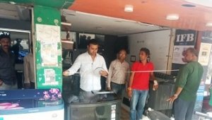 आकाशगंगा में अतिक्रमण पर निगम सख्त, दुकानों के बरामदों की मार्किंग