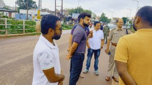 अत्याधिक बारिश से हुए जल प्रभावित क्षेत्रों का कलेक्टर व एसपी ने किया निरीक्षण, वाटर पंप लगवाकर किया गया ड्रेनेज
