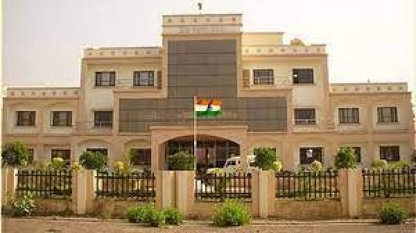 छुरिया, अंबागढ़ चौकी एवं मानपुर विकासखंड के शाला भवनों के मरम्मत कार्य के लिए 13 लाख 38 हजार रूपए की प्रशासकीय स्वीकृति