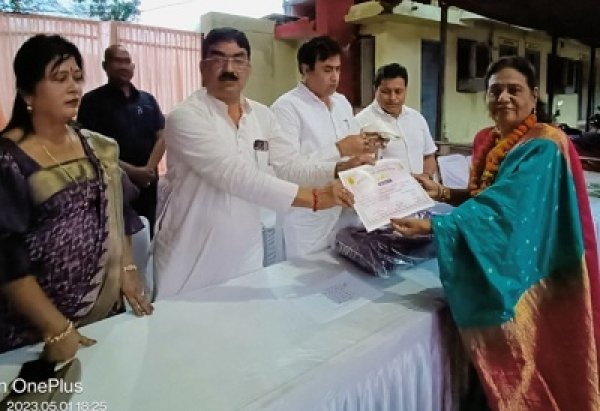 सेवानिवृत्ति : भावुक हुआ पल,सेवानिवृत्त होने पर निगम प्रशासन ने 7 कर्मचारियों को दी स-सम्मान विदाई: