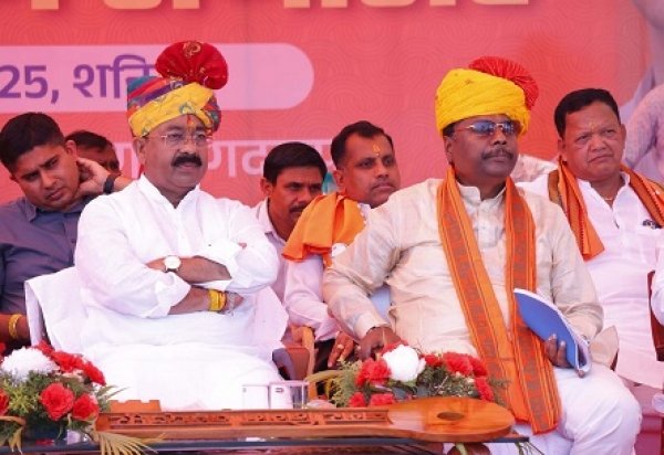 उप मुख्यमंत्री के मुख्य आतिथ्य में नगर पालिका के नवनिर्वाचित अध्यक्ष एवं पार्षदों का शपथ ग्रहण