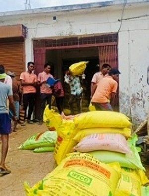 खाद-बीज की पर्याप्त उपलब्धता, किसानों को चिंता करने की जरूरत नहीं