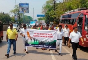 नगर निगम के अधिकारी/कर्मचारियों ने मतदाताओं को प्रोत्साहित करने निकाली मतदाता जागरूकता रैली