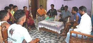 नारायणपुर : ग्रामीणों ने मासिक रेडियोवार्ता लोकवाणी की 22वीं कड़ी को बड़े ही उत्साह और उमंग के साथ सुना मुख्यमंत्री ने कुरूषनार के किसान सत्नारायण से की बात मसाहती सर्वे प्रारंभ कराने पर ग्रामीणों ने मुख्यमंत्री का जताया आभार