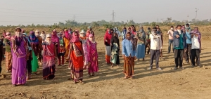 मनरेगा कार्यस्थल पर ले रहे शपथ दो गज दूरी मास्क है जरूरी