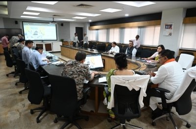 नक्सल प्रभावित क्षेत्रों के लिए बड़ा फैसला: उप मुख्यमंत्री विजय शर्मा ने विकास, पुनर्वास और प्रकरण वापसी की प्रक्रिया तेज करने के दिए निर्देश