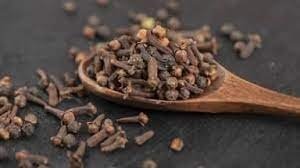 सोने से पहले गर्म पानी के साथ दो लौंग खाने के जबरदस्त फायदे