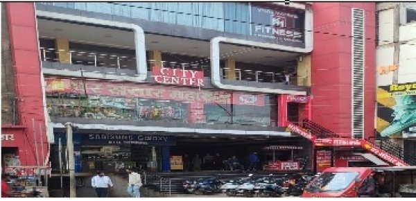 विधायक लोकार्पण उद्घाटन में व्यस्त  अवैध कब्जाधारियों का फ़ैल रहा जाल ..