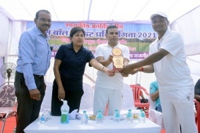 अंतर्विभागीय टेनिस बॉल क्रिकेट प्रतियोगिता ,  जिला प्रशासन, उच्च शिक्षा और आईटी की टीम विजेता