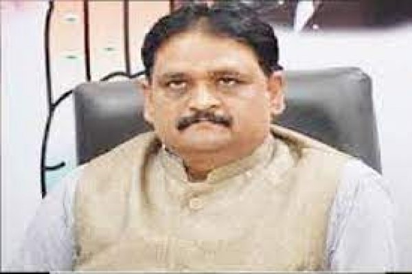 पन्द्रह साल बनाम ढाई साल फर्क साफ दिखने लगा-कांग्रेस सूरज पुर कलेक्टर को तत्काल हटा कर मुख्यमंत्री ने बता दिया छत्तीसगढ़ में प्रशानिक आतंक का युग बीत चुका है -कांग्रेस