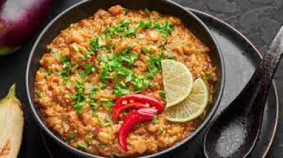 बैंगन का भरता और ज्यादा चटपटा और स्वादिष्ट बनाने के 7 टिप्स, जानें देसी रेसिपी भी