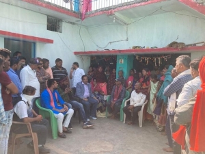 खुड़मुड़ा हत्याकांड के पीडि़त परिवार से मिलने पहुंचे जोगी कांग्रेस के अमित जोगी  चार माह की विधायक पेंशन चारों बच्चों के लिए कराएंगे एफडी