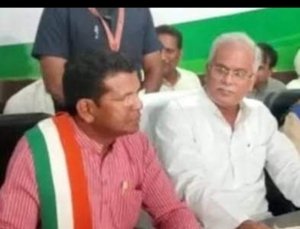 छत्तीसगढ़ कांग्रेस में जबरदस्त गैंगवार? चुनाव के ऐन वक्त पहले मोहन मरकाम अध्यक्ष पद से हटाए गए।  कांग्रेस ने मोहन मरकाम को किया यूज एंड थ्रो?: अमित चिमनानी