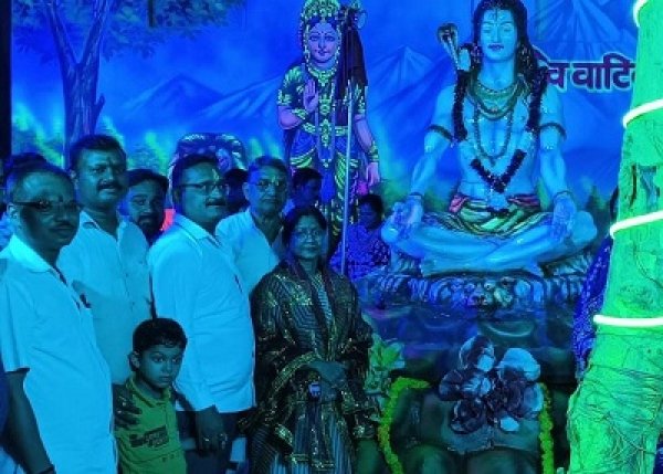 शताब्दी कुएं के ऊपर भगवान शिव की विशाल प्रतिमा,शिव वाटिका का लोकार्पण महापौर अल्का बघामार ने की पूजा
