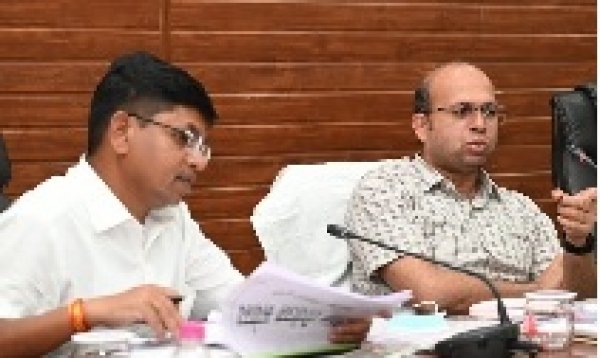 बच्चों की शुरूआती शिक्षा में ध्यान देना आवश्यक-कलेक्टर