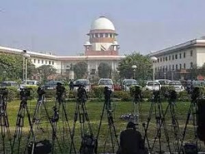 SC ने RBI से कहा - वित्त मंत्रालय के साथ बैठक कर बताएं, ब्याज़ पर मोहलत देंगे या नहीं