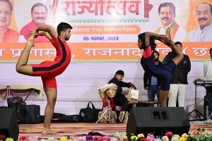 सुप्रसिद्ध भजन एवं गजल गायक श्री प्रभंजय चतुर्वेदी तथा बॉलीवुड की प्रख्यात प्लेबैक सिंगर ऐश्वर्य पंडित ने सुमधुर गीतों से बांधा समां