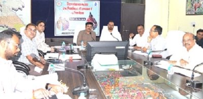 जनजातियों को विकासमूलक योजनाओं का मिले शत प्रतिशत लाभ: कलेक्टर