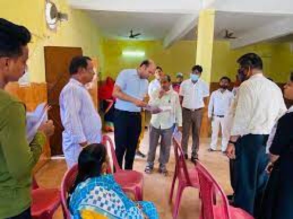 कलेक्टर डॉ. सर्वेश्वर नरेंद्र भुरे ने तहसील कार्यालय व जनसमस्या निवारण शिविरों का किया निरीक्षण,
