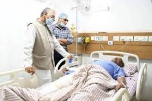 गृहमंत्री साहू ने अस्पताल पहुंच कर घायल जवानों का कुशलक्षेम जाना घायल जवानों के बेहतर इलाज के दिये निर्देश