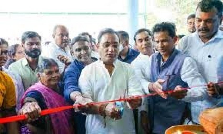 लोक स्वास्थ्य यांत्रिकी मंत्री का दौरा कार्यक्रम