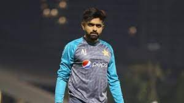 बाबर आजम बने नंबर-1 बल्&zwj;लेबाज, श्रीलंका के हसरंगा ने फिर रचा इतिहास