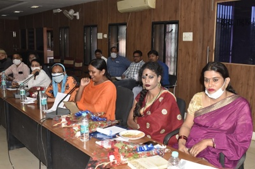 थर्ड जेंडर के अधिकारों और सुविधाओं की दी जानकारी